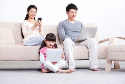 Những cách hay giúp trẻ tránh xa điện thoại và tivi ngày hè